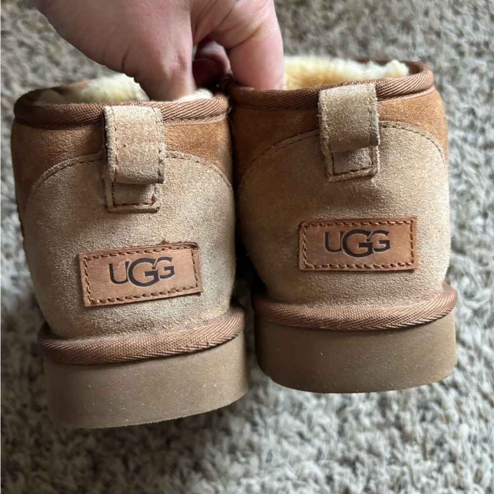UGG Brand Short Boots in Chestnut